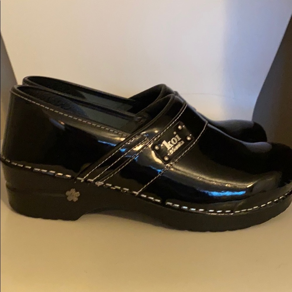 Clogs 🖤 LikeNew
